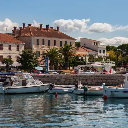 Anna * 比奥格勒·纳·莫鲁